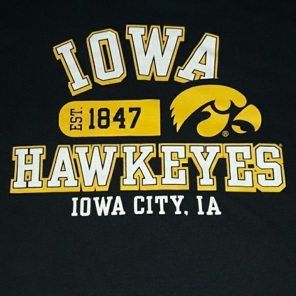 Iowa Hawkeyes Iowa City, IA Est. 1847 T-Shirt‎ XL - Picture 1 of 3